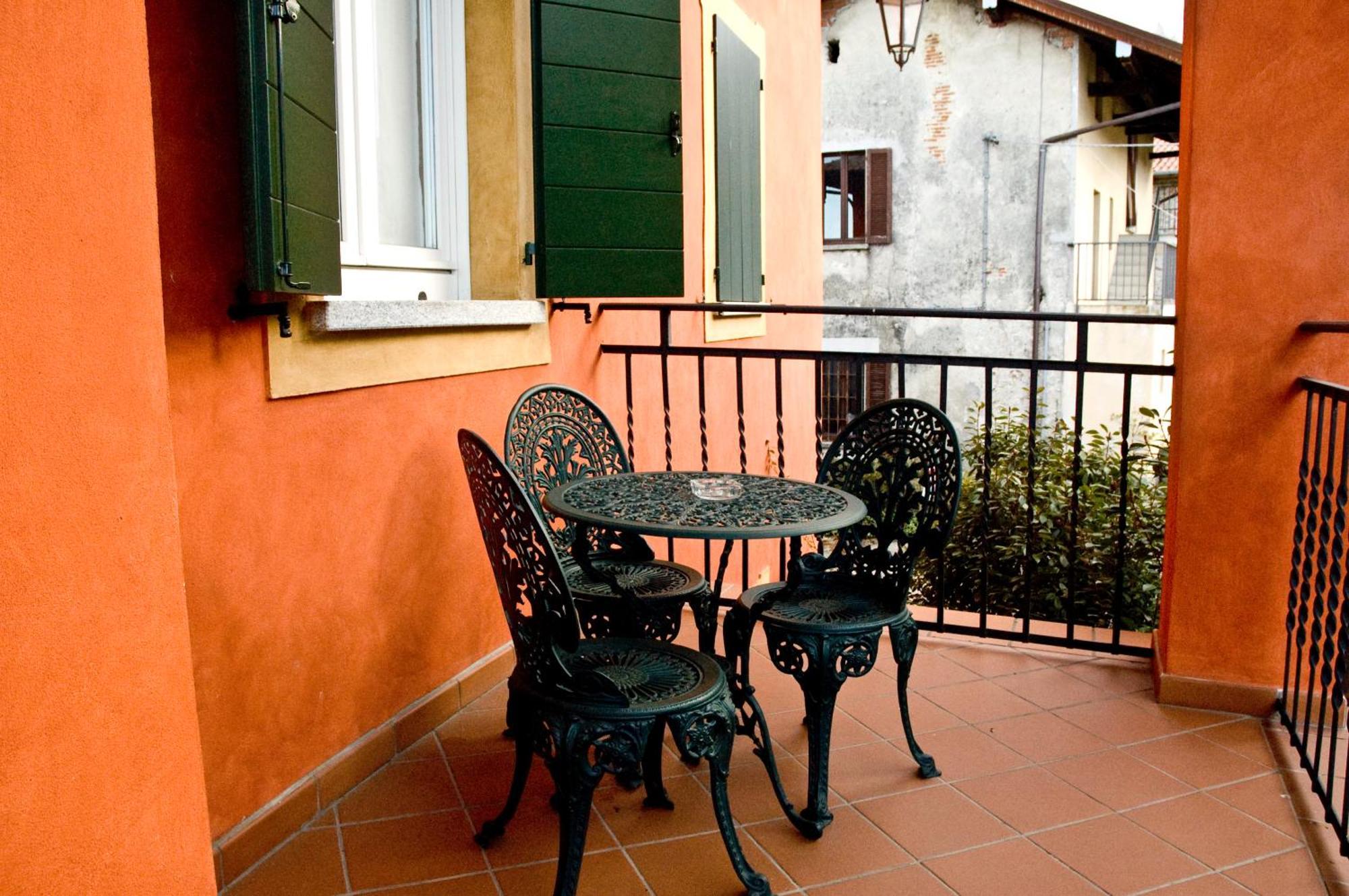 Locanda La Casetta Angera Exteriér fotografie